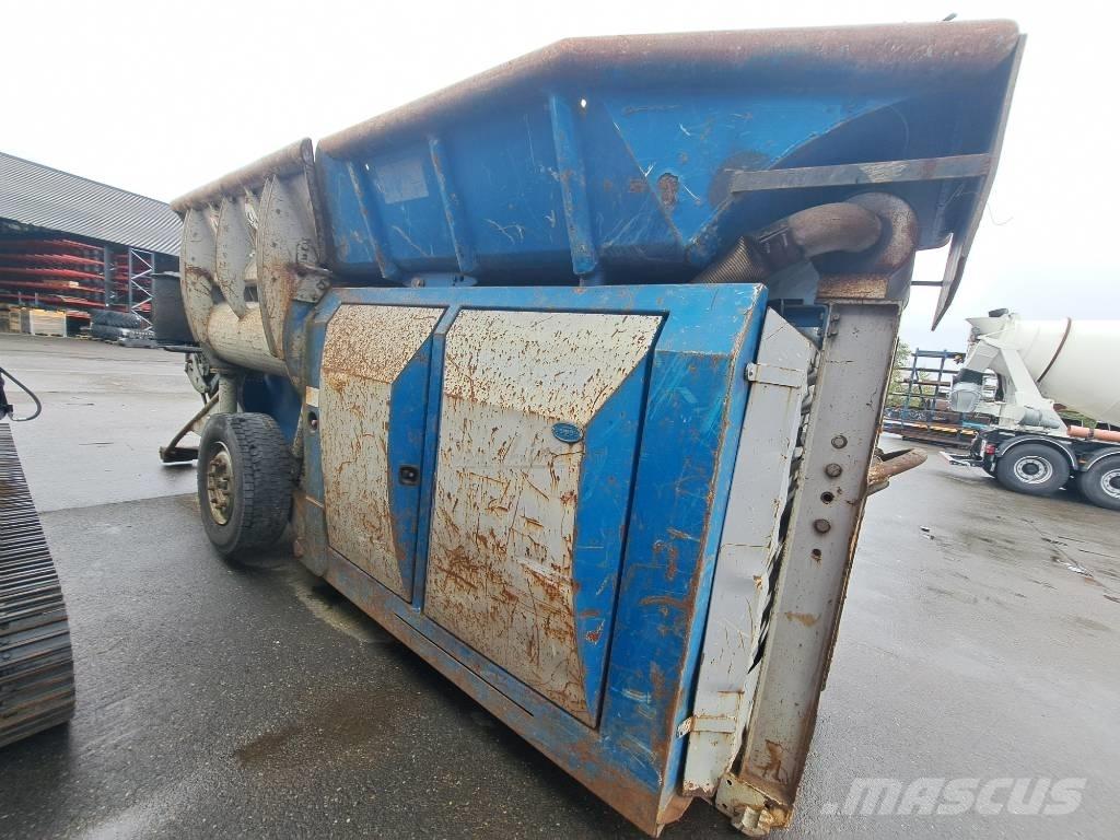 Lindner U75D آلات تمزيق المخلفات