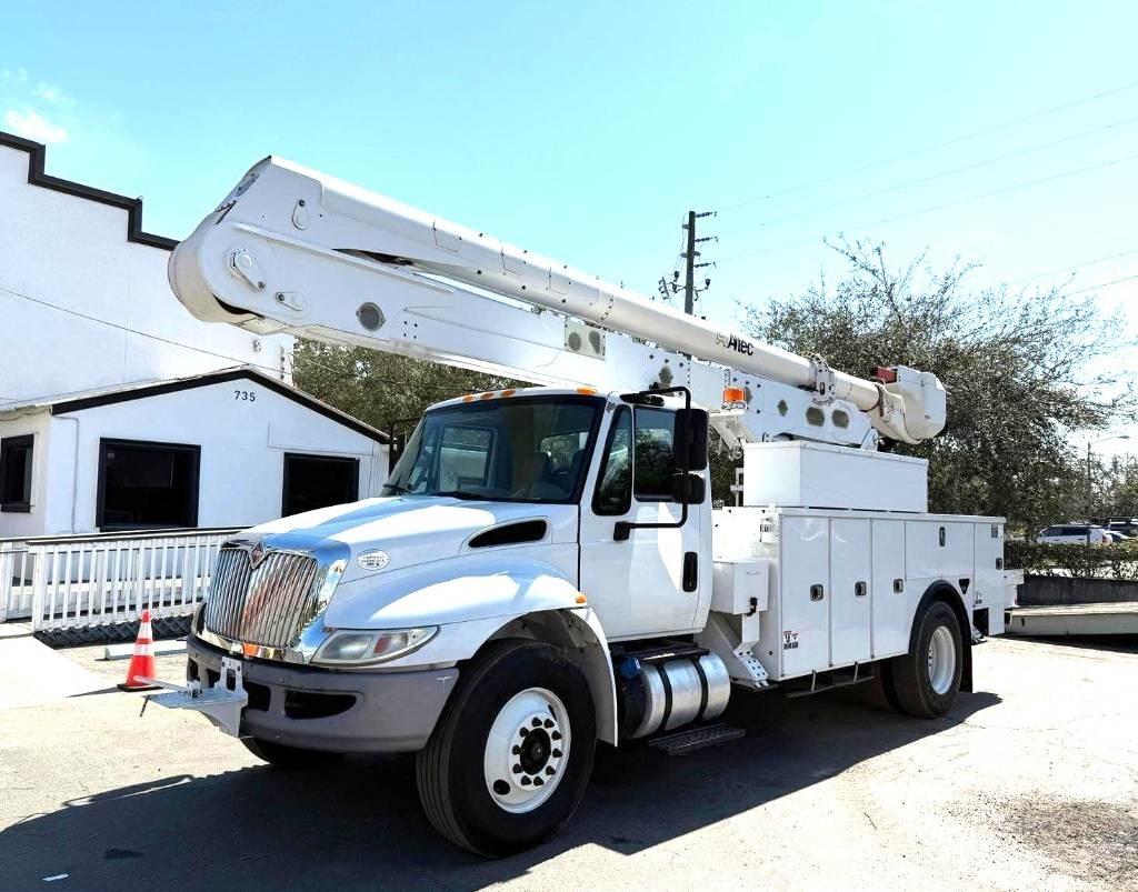 Altec AA 55 المنصات الهوائية المثبتة على شاحنة