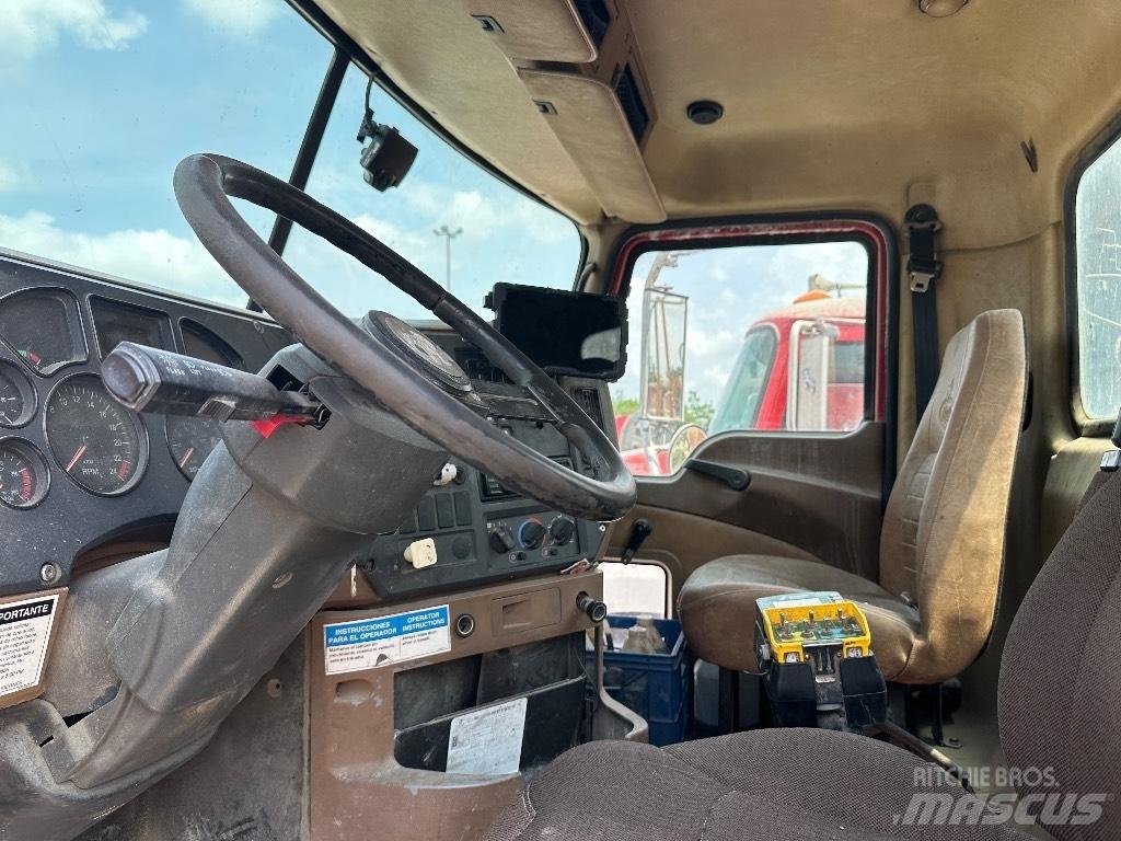 Mack Granite GU 813 شاحنات أخرى