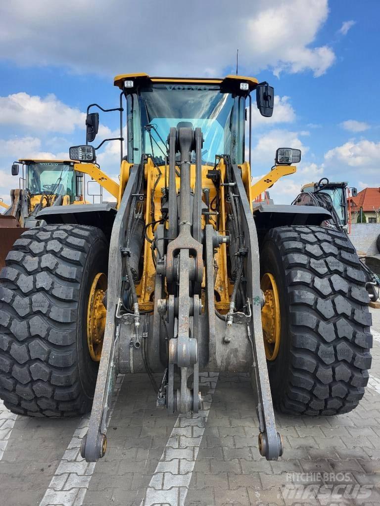 Volvo L 110 H لوادر بعجل