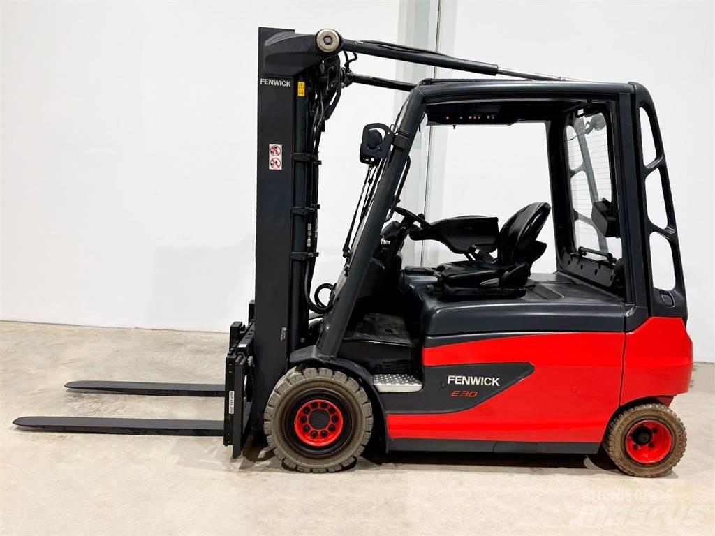 Linde E30L 01 شاحنات ذات رافعات شوكية تعمل بالكهرباء