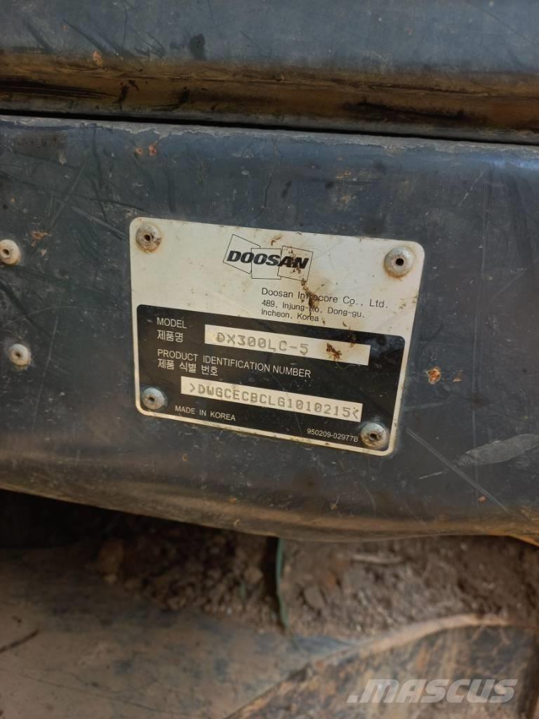 Doosan DX 300 LC-5 حفارات زحافة