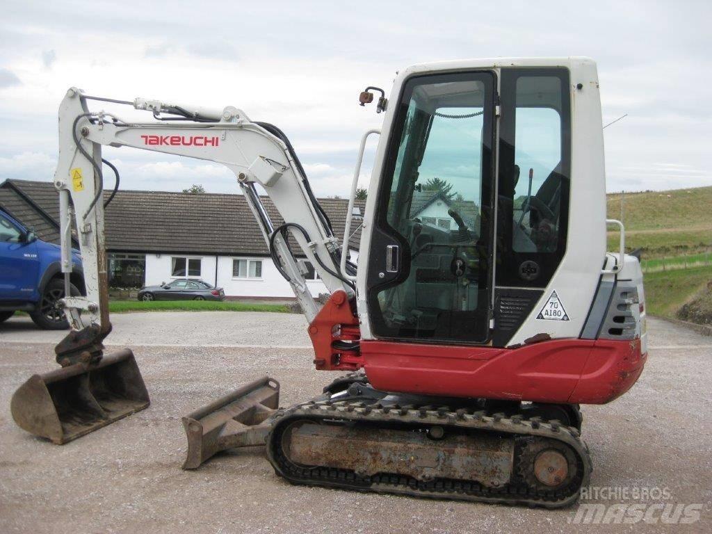 Takeuchi TB 228 حفارات صغيرة أقل من 7 طن (حفارات صغيرة)