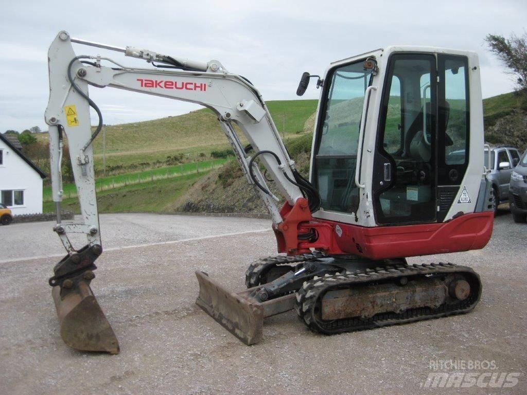 Takeuchi TB 228 حفارات صغيرة أقل من 7 طن (حفارات صغيرة)