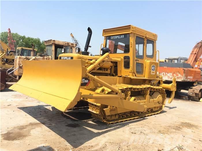 CAT D 6 D بلدوزرات مجنزرة