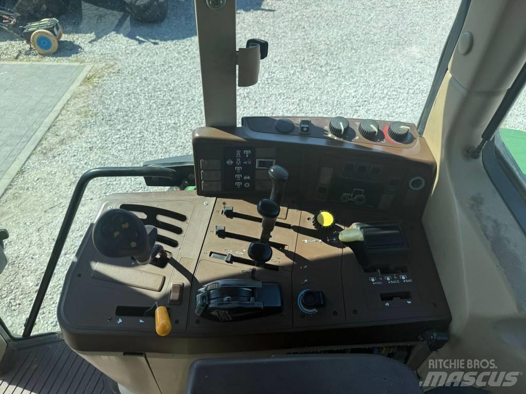 John Deere 6910 الجرارات