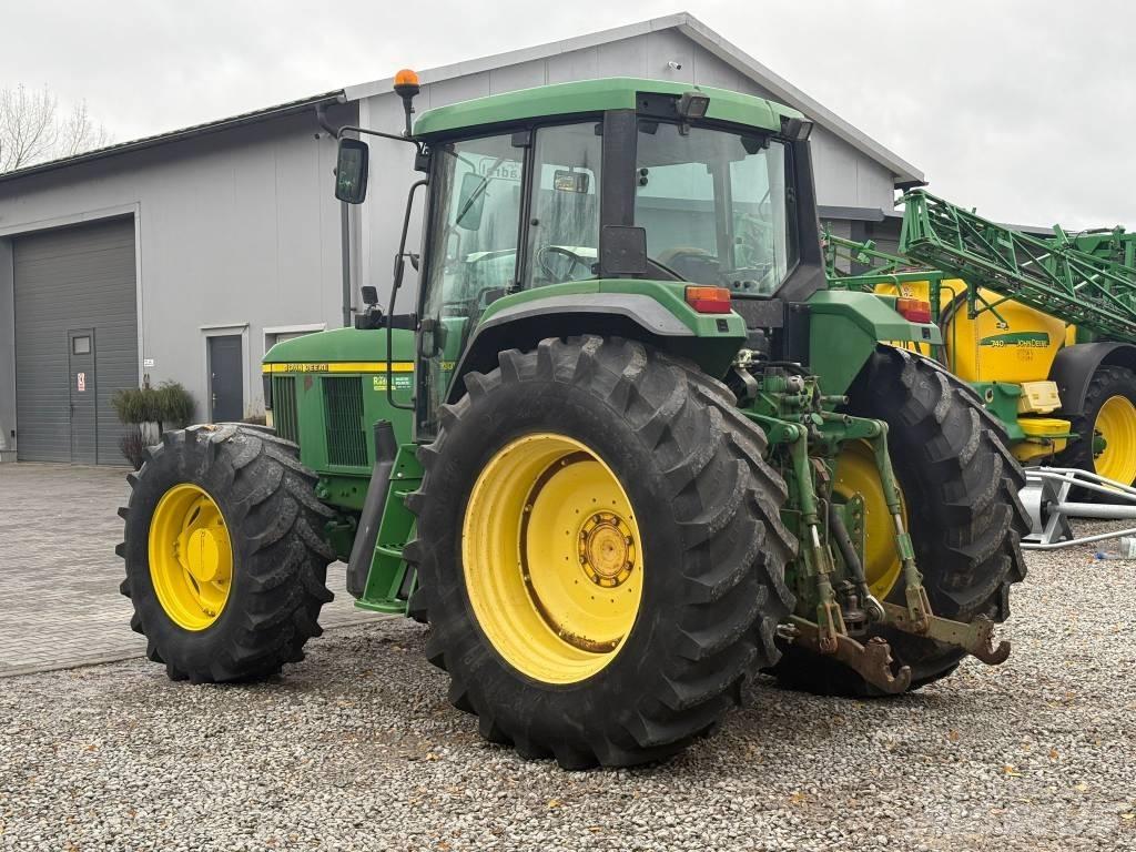 John Deere 6910 الجرارات