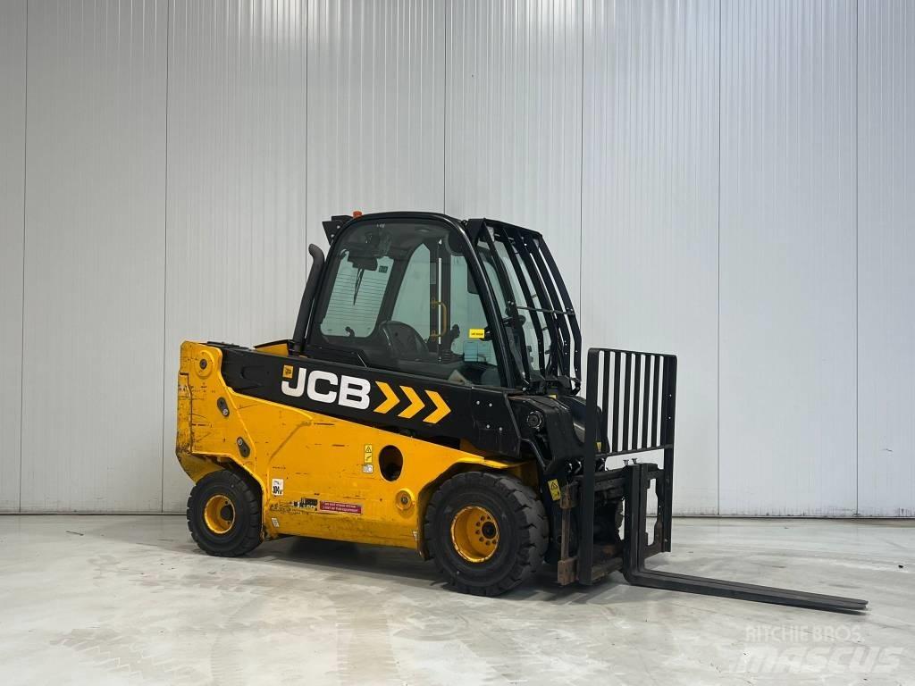 JCB TLT30-19D-2WD شاحنات الديزل