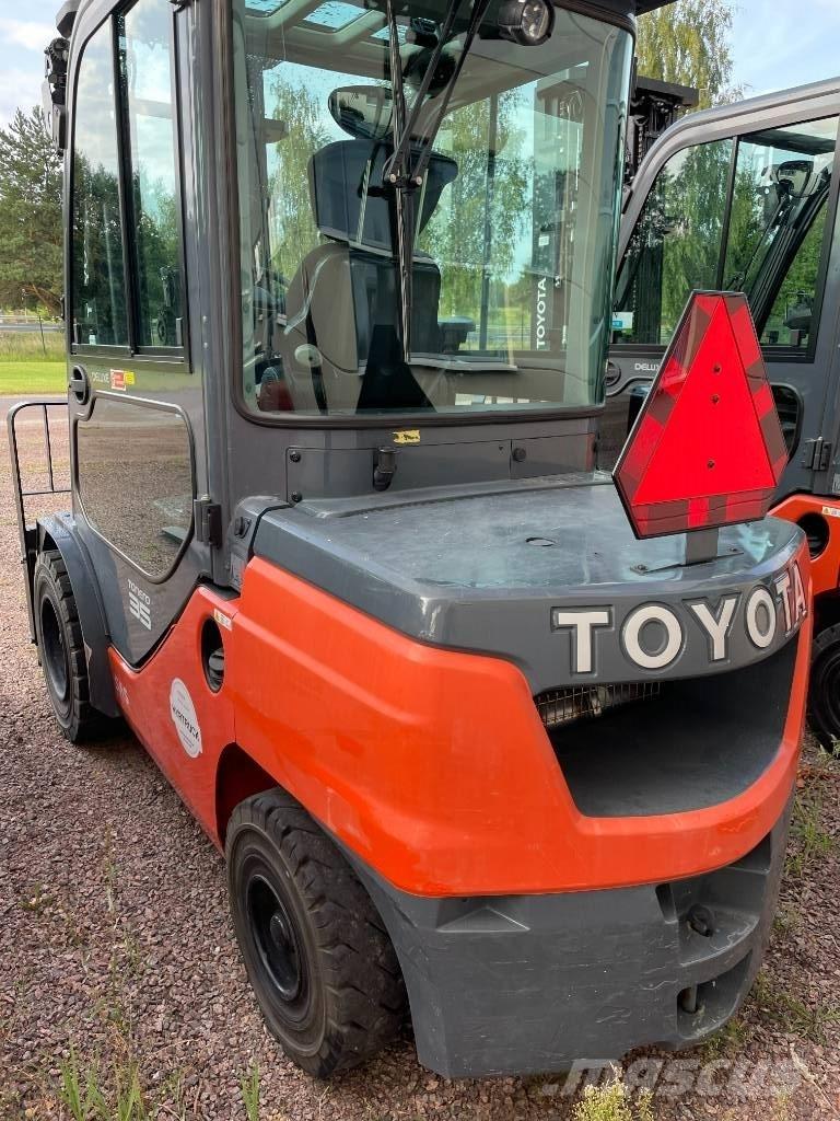 Toyota 52-8FDJF35 شاحنات الديزل