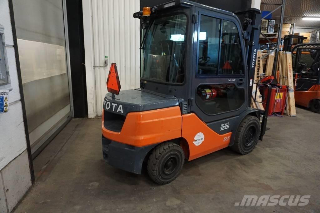 Toyota 52-8FDJF35 شاحنات الديزل