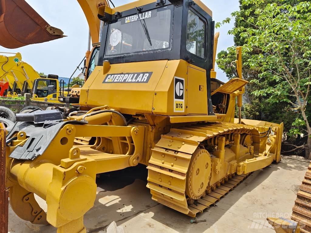 CAT D 7 G بلدوزرات مجنزرة