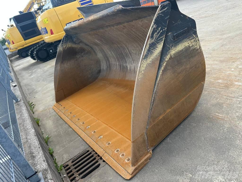 Komatsu Schaufel دلاء