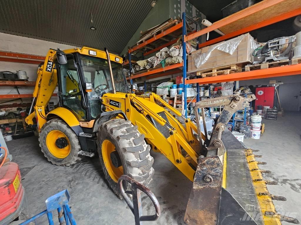 JCB 4 CX لوادر ذات جرافات عكسية