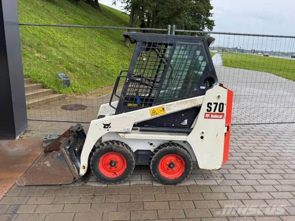 Bobcat S 70 لوادر انزلاقية التوجيه