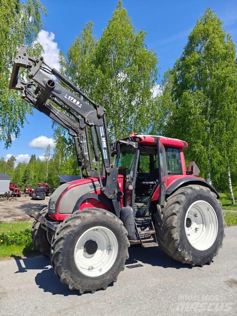 Valtra C 150 الجرارات