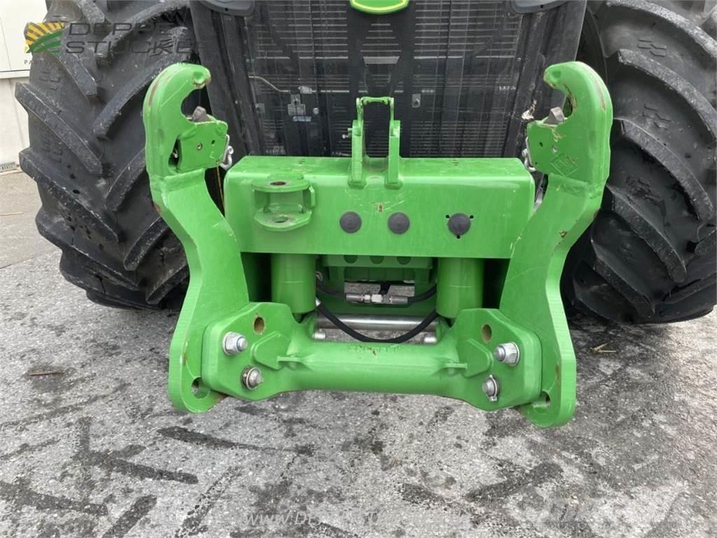 John Deere 8370R الجرارات