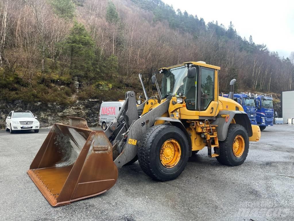 Volvo L 90 G لوادر بعجل