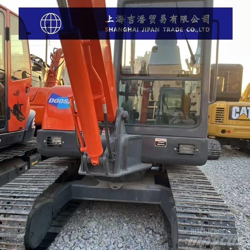 Doosan DH 55 حفارات صغيرة أقل من 7 طن (حفارات صغيرة)