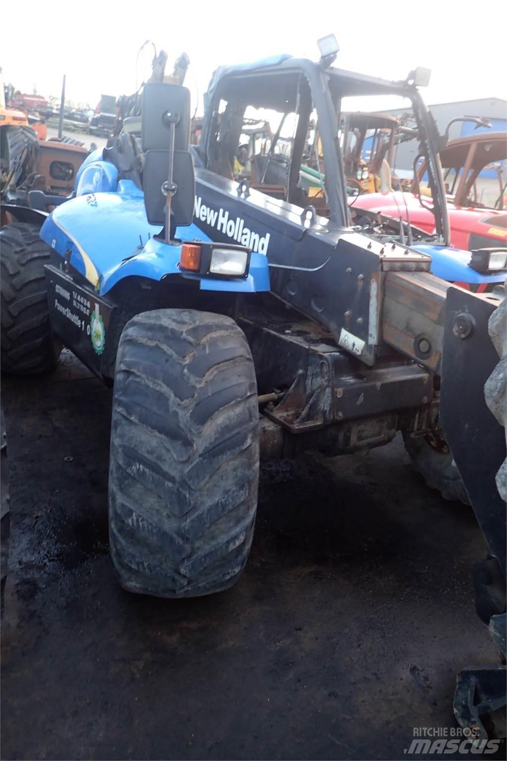 New Holland LM425A الجرارات