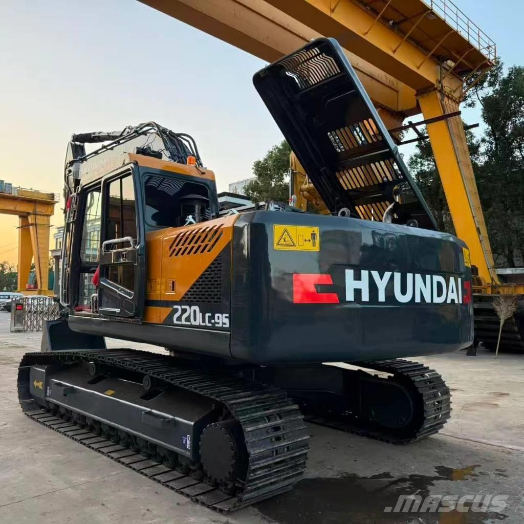 Hyundai R220LC-9S حفارات زحافة