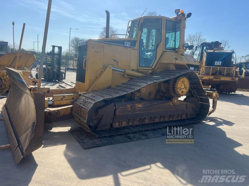CAT D 6 N LGP بلدوزرات مجنزرة