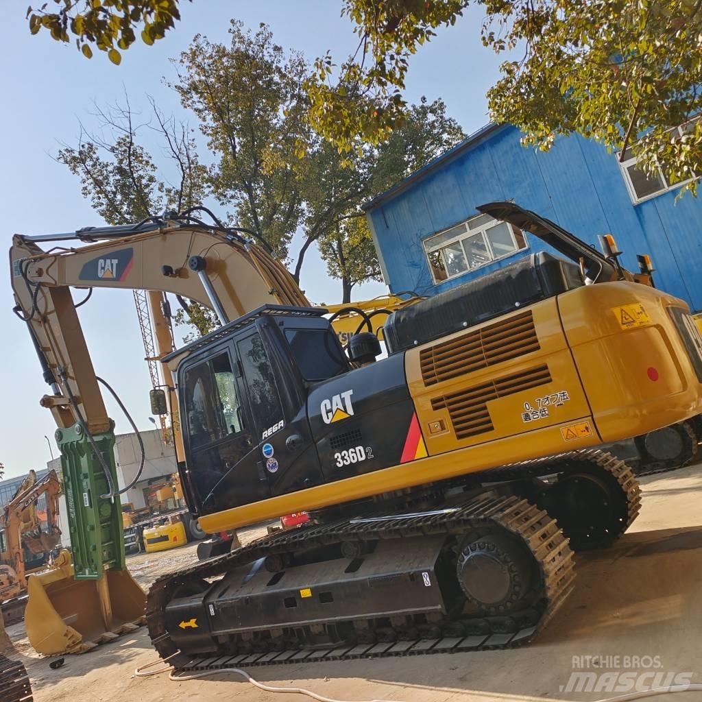 CAT 336 D2 حفارات زحافة