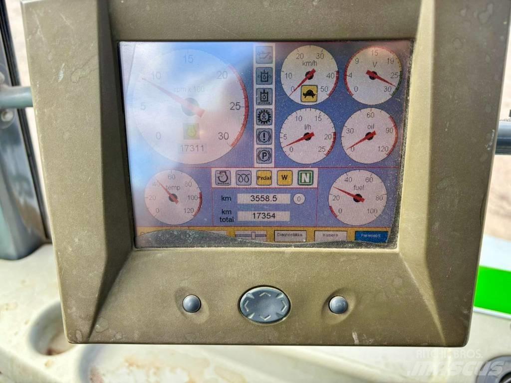 Lännen 8600 E لوادر ذات جرافات عكسية