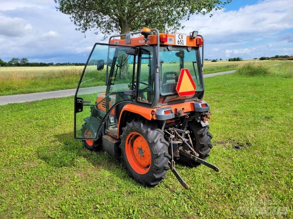 Kubota STV 36 جرارات مدمجة