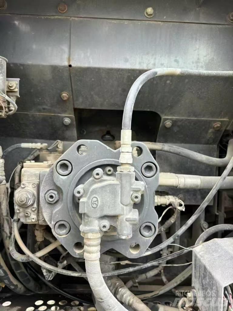 Sumitomo SH 210-5 حفارات زحافة