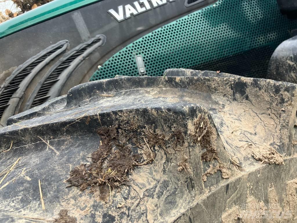 Valtra T 213 V جرارات التحريج