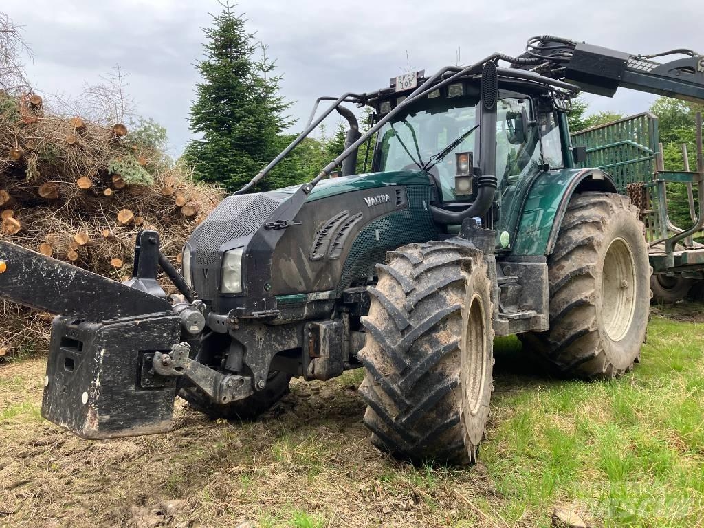 Valtra T 213 V جرارات التحريج