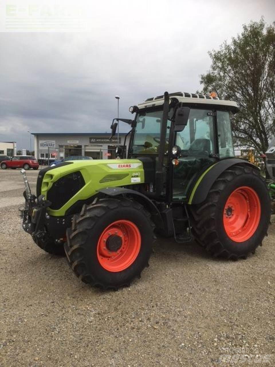CLAAS axos 240 الجرارات