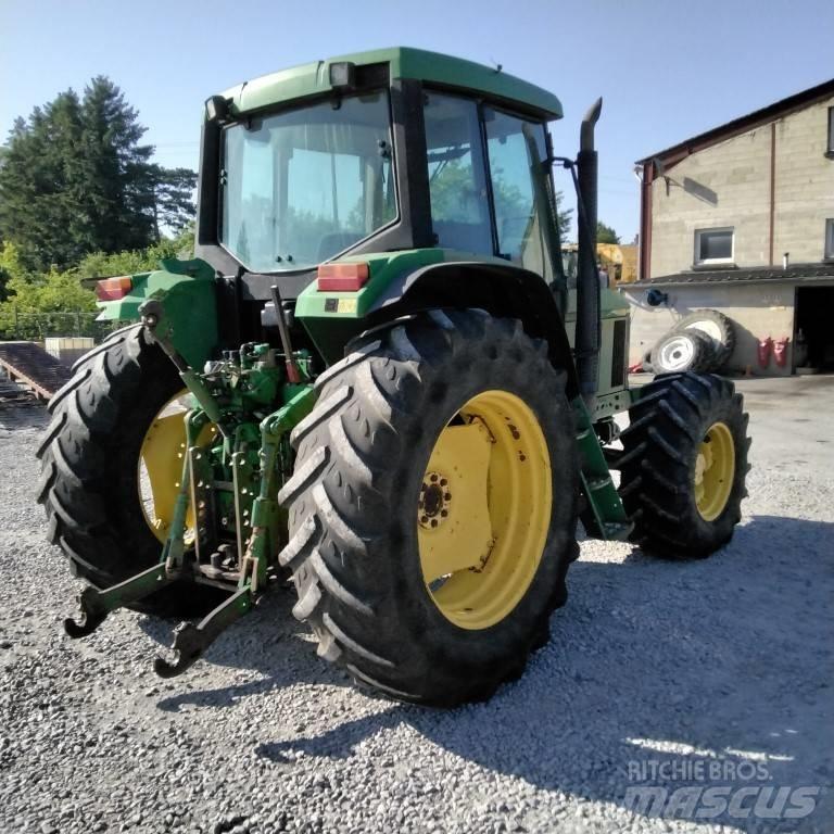 John Deere 6510 الجرارات