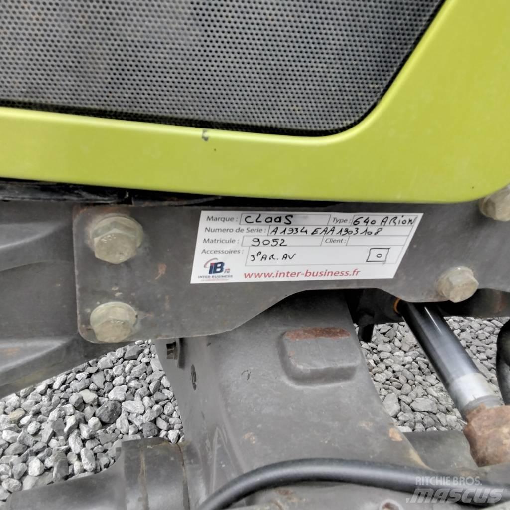 CLAAS Arion 640 الجرارات
