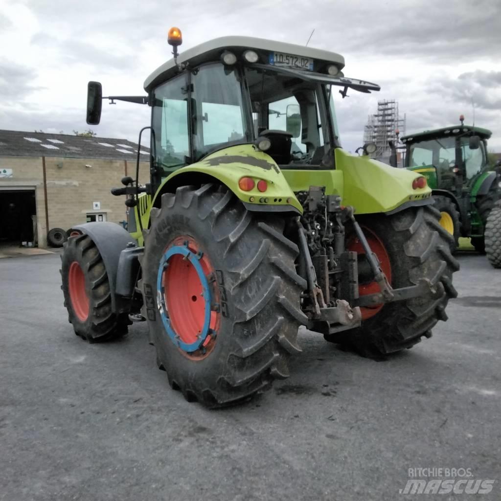CLAAS Arion 640 الجرارات