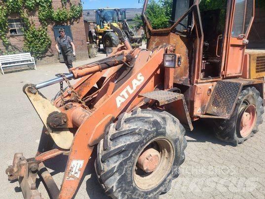 Atlas AR 51C    axle محور العجلة