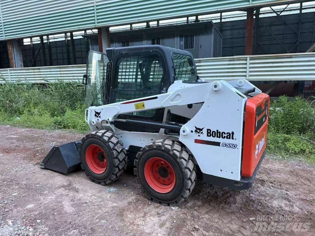 Bobcat S 550 لوادر انزلاقية التوجيه