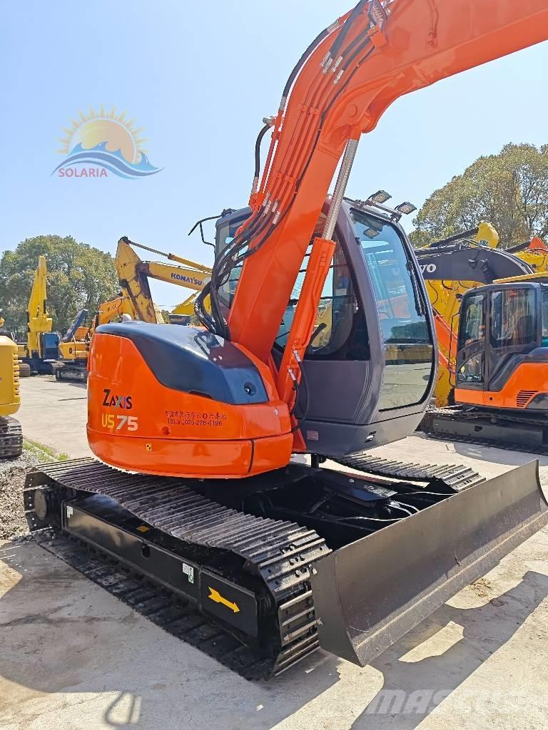 Hitachi ZX 75 حفارات وسط 7 طن - 12 طن