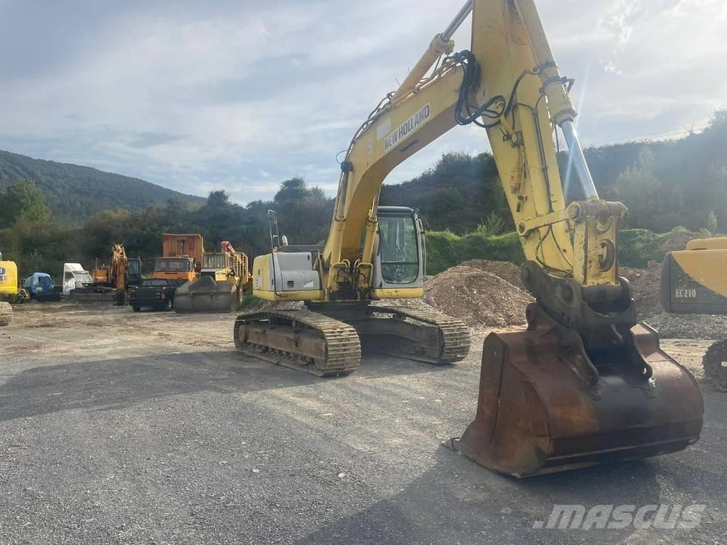 New Holland E 305 حفارات زحافة