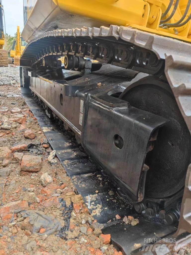 Komatsu PC 200-8 حفارات زحافة