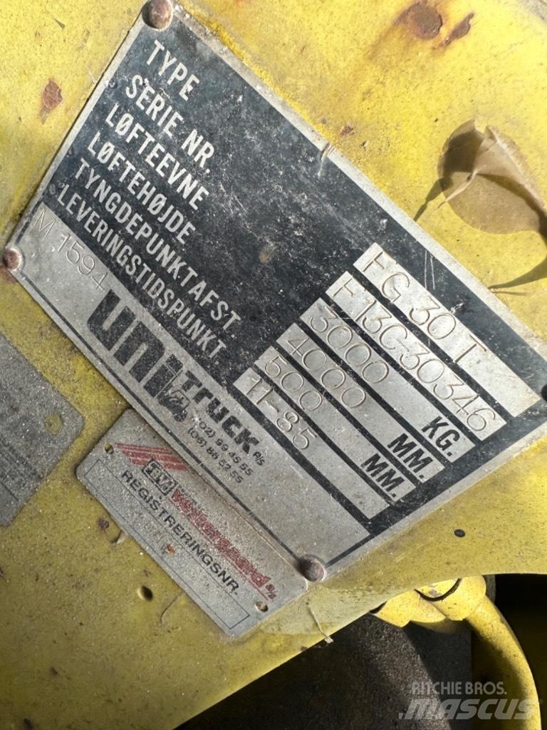 Mitsubishi FG 30 شاحنات LPG