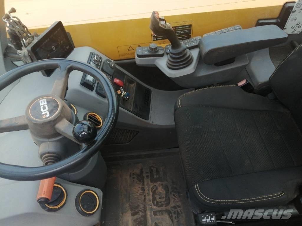 JCB 542-70 Agri Xtra معدات مناولة لأغراض الزراعة