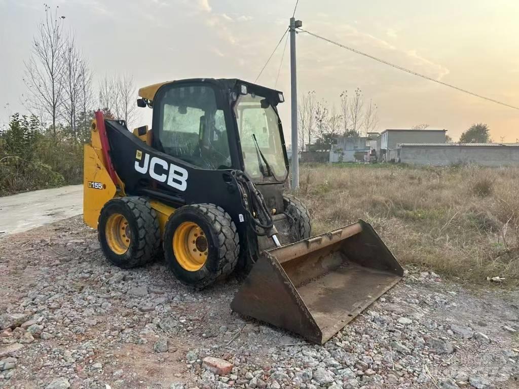 JCB 155 لوادر انزلاقية التوجيه