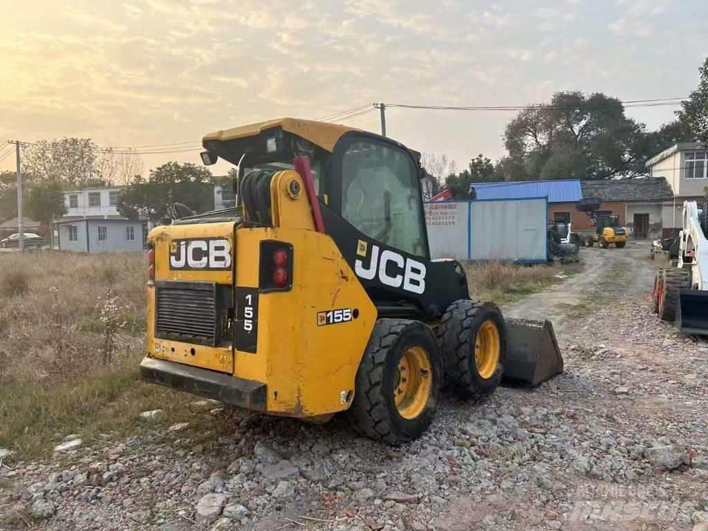 JCB 155 لوادر انزلاقية التوجيه