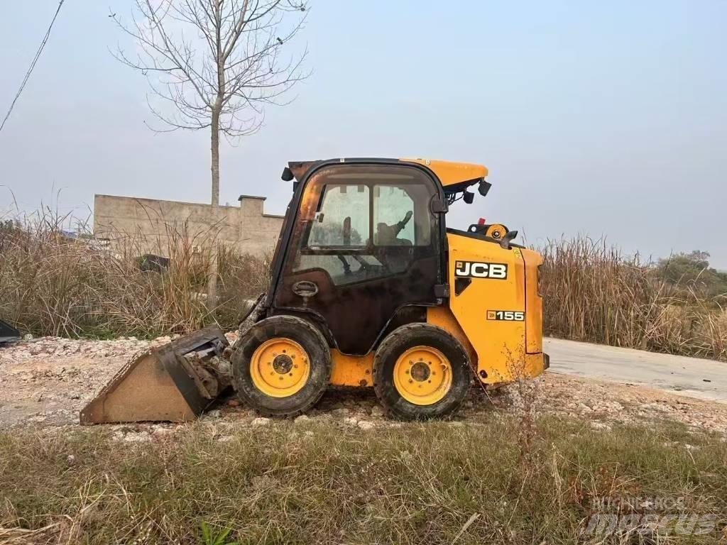 JCB 155 لوادر انزلاقية التوجيه