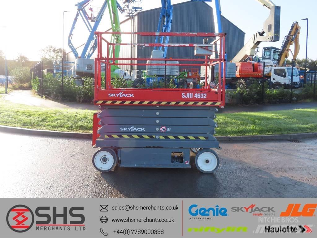 SkyJack SJ III 4632 رافعات مقصية الشكل