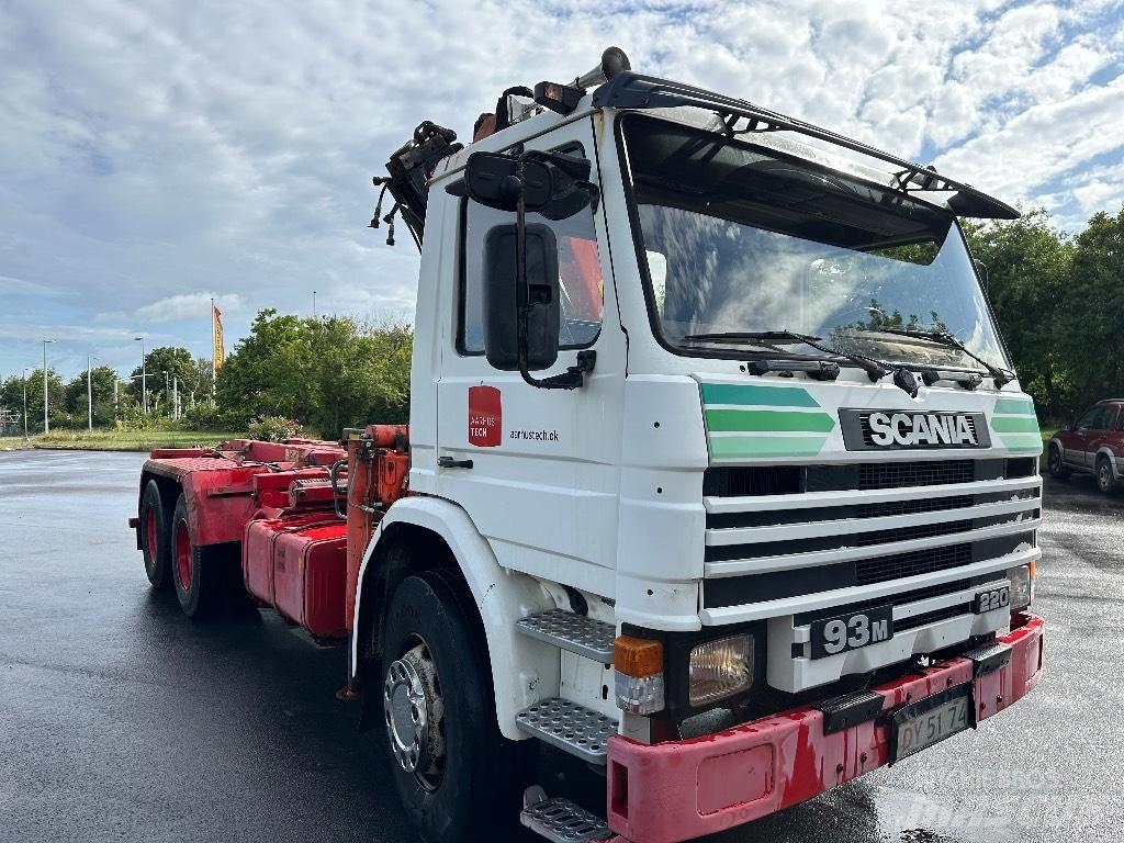 Scania P 93 M شاحنات الرافعات
