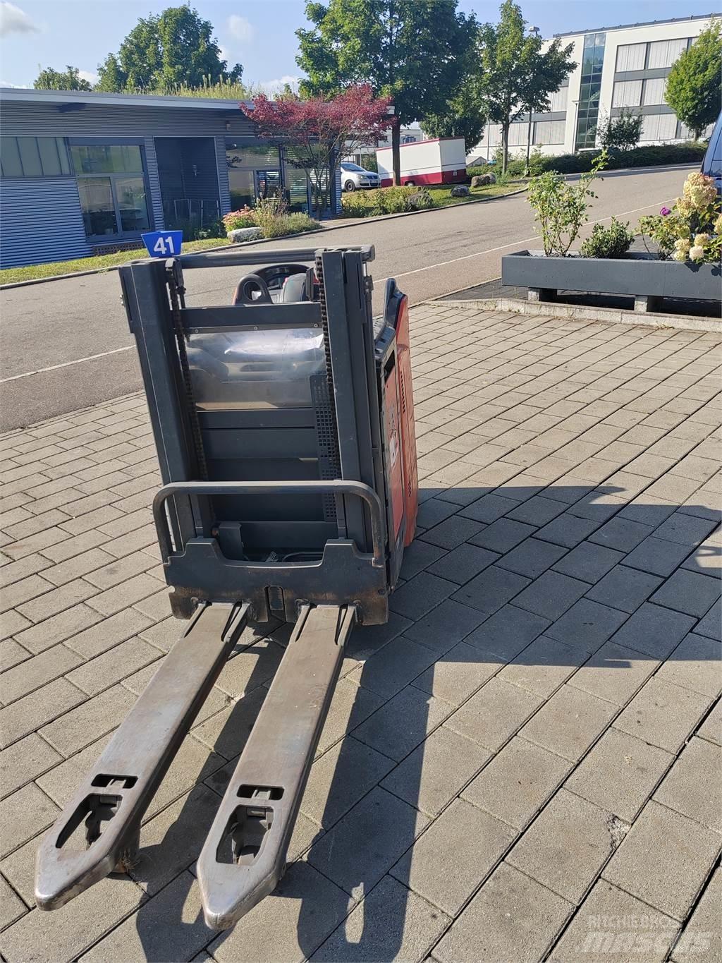 Linde L12 LHP SP معدات التكديس الجوالة