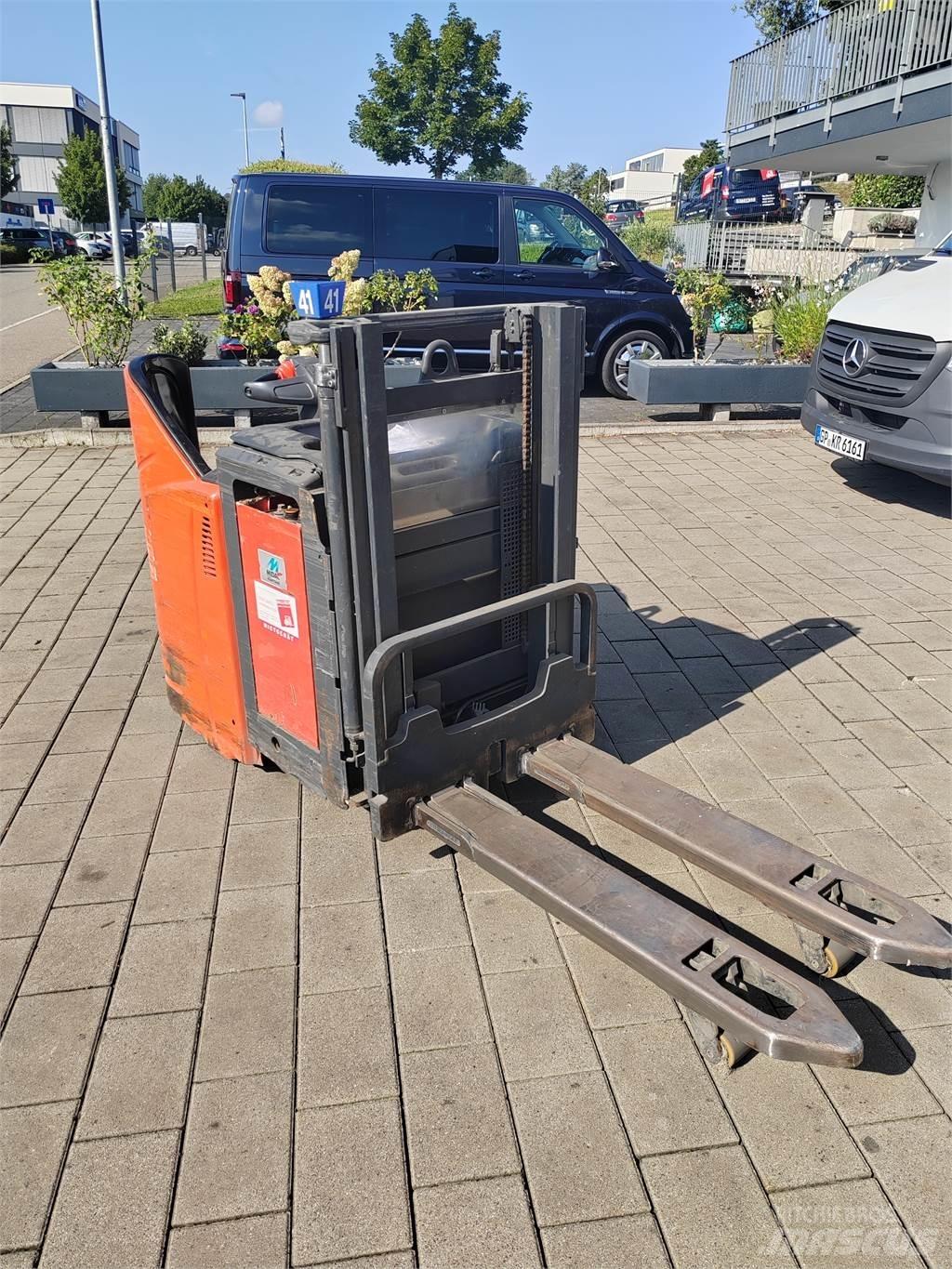 Linde L12 LHP SP معدات التكديس الجوالة