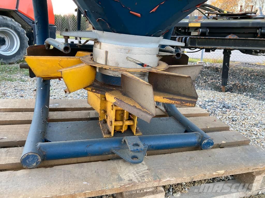 Bogballe B700 معدات فرد المواد المعدنية